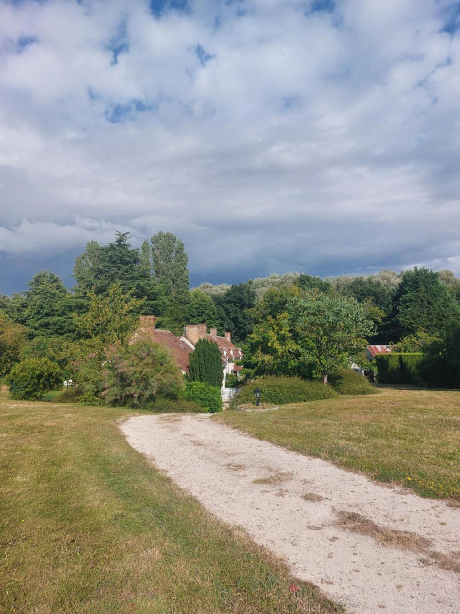Trainefeuilles - Chambres D'Hotes Proche Zoo De Beauval Le Controis-en-Sologne Exteriér fotografie